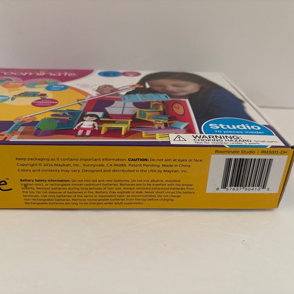 Roominate Studio Wired Building Design Kit 70 Pieces Girls STEM Toy Ages 6+ - Picture 6 of 6